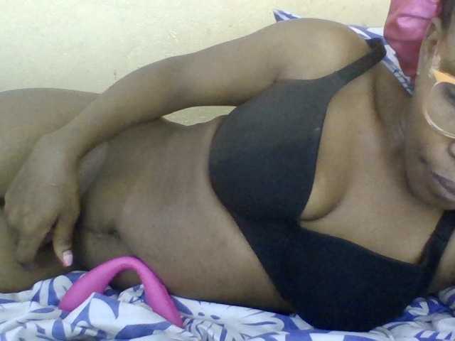Minlavine live cam on BongaCams
