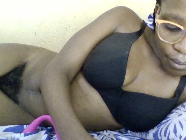 Minlavine live cam on BongaCams