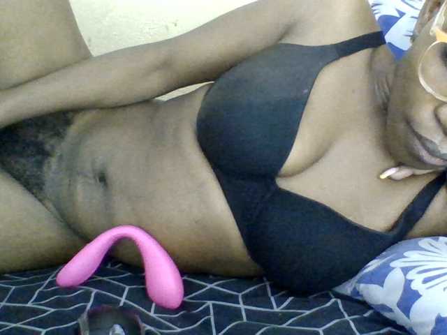 Minlavine live cam on BongaCams