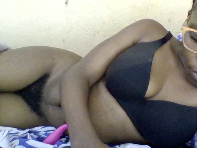 Minlavine live cam on BongaCams
