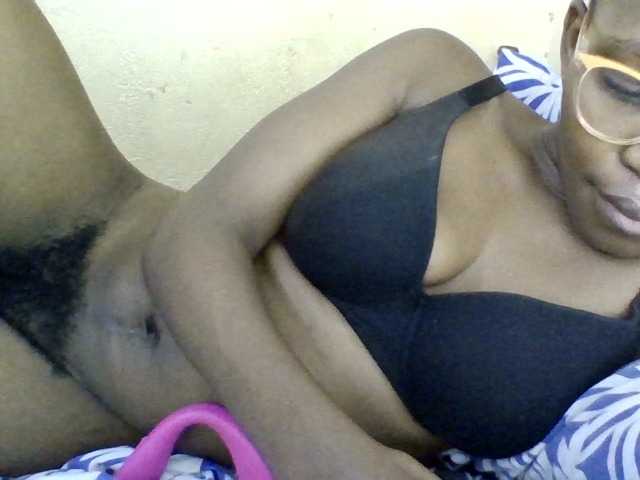 Minlavine live cam on BongaCams