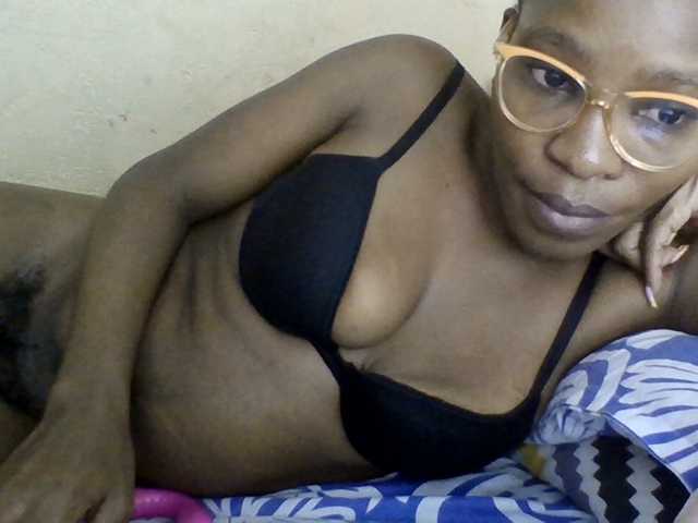 Minlavine live cam on BongaCams