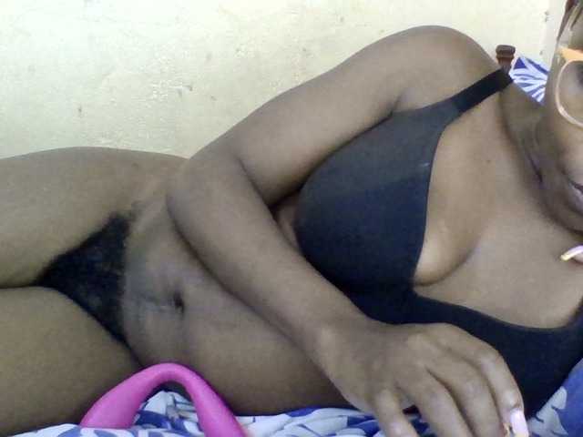 Minlavine, live now on BongaCams