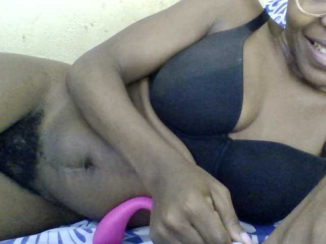 Minlavine live cam on BongaCams