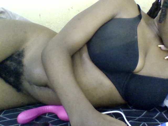 Minlavine live cam on BongaCams