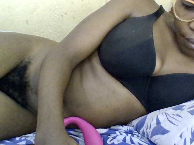 Minlavine live cam on BongaCams