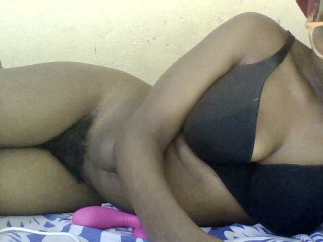 Minlavine live cam on BongaCams