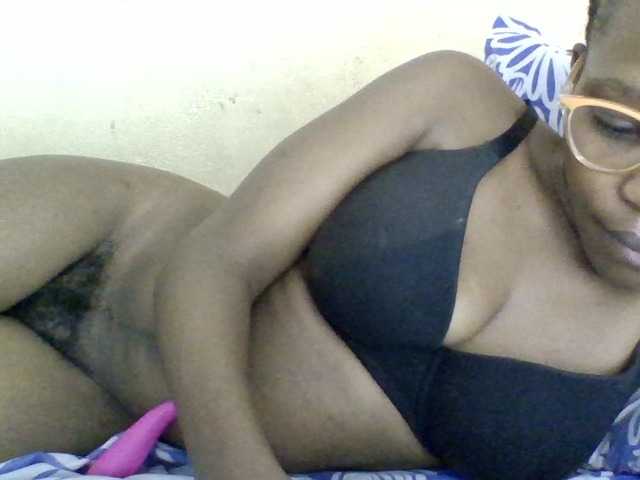 Minlavine live cam on BongaCams
