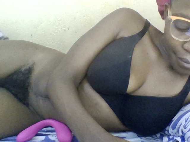 Minlavine live cam on BongaCams