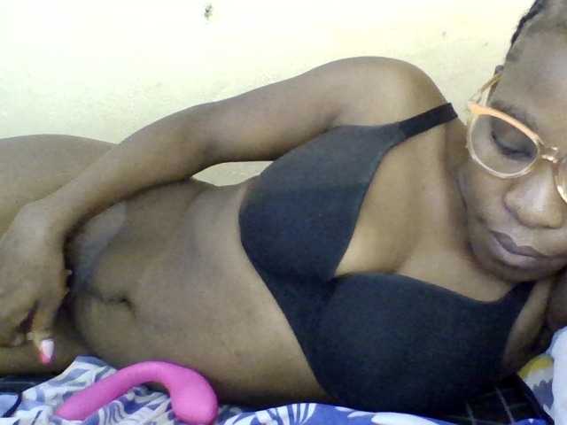 Minlavine live cam on BongaCams