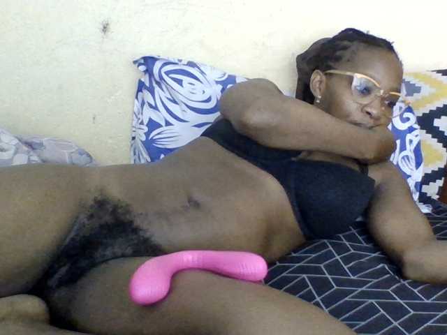 Minlavine live cam on BongaCams