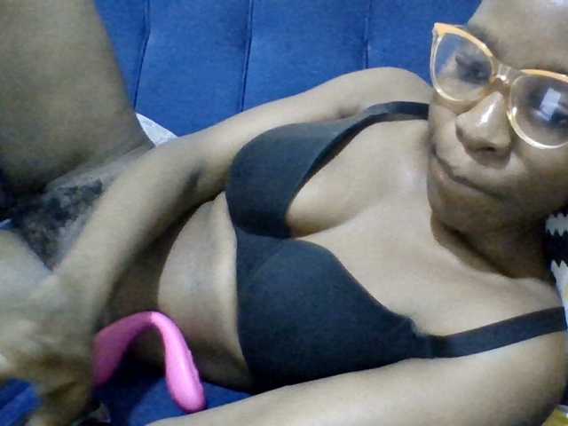 Minlavine live cam on BongaCams