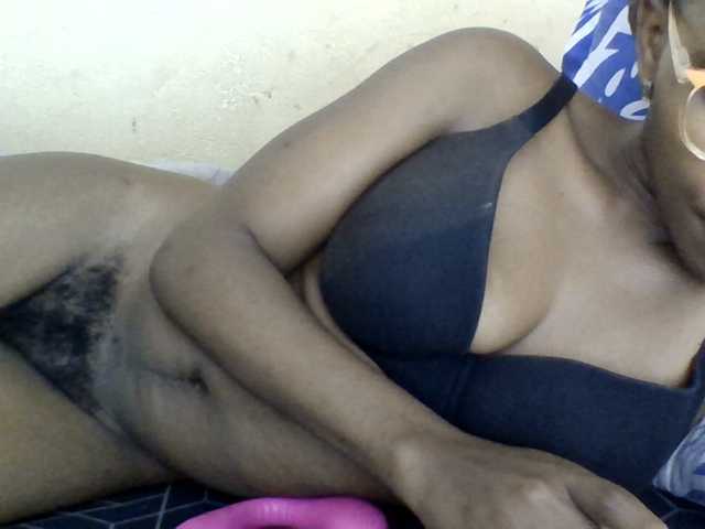 Minlavine live cam on BongaCams