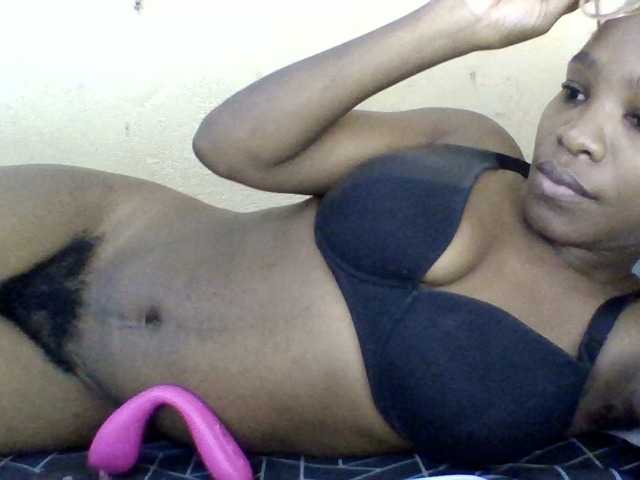 Minlavine live cam on BongaCams