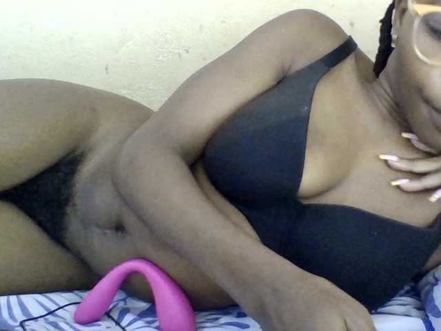 Minlavine live cam on BongaCams