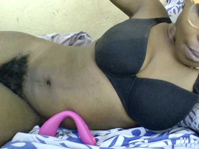 Minlavine, live now on BongaCams