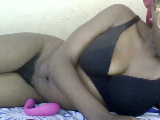 Minlavine live cam on BongaCams