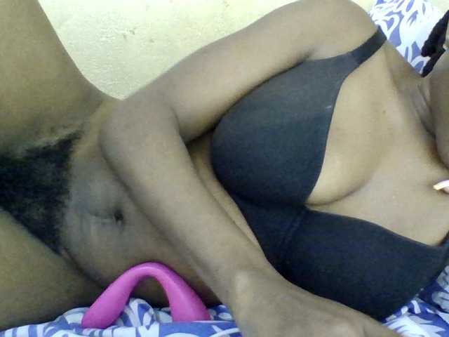 Minlavine live cam on BongaCams