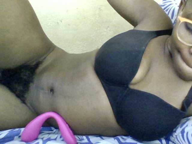 Minlavine, live now on BongaCams