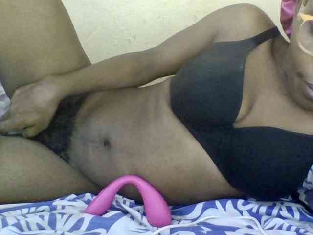 Minlavine's webcam live show