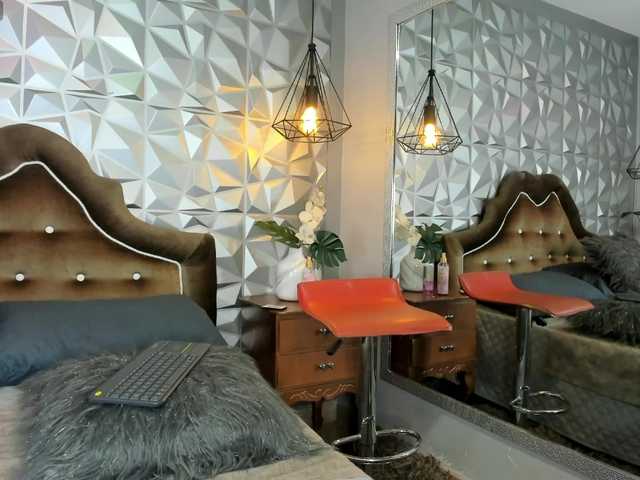 SusanSlim's BongaCams show and profile