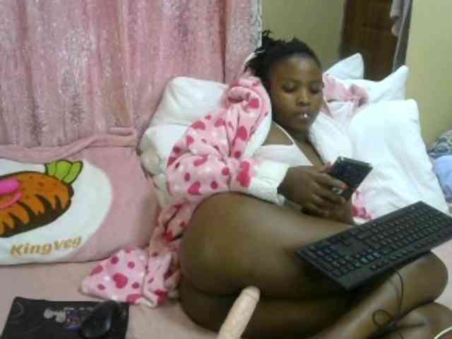 queen-ebony2 webcam