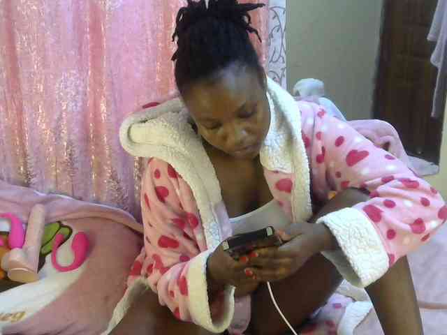 queen-ebony2 webcam