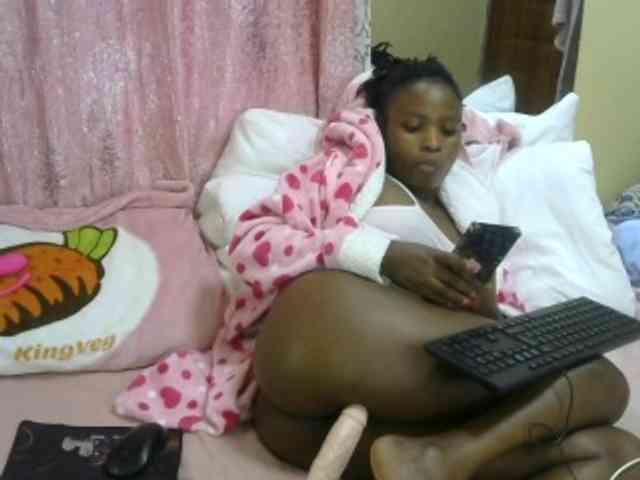 queen-ebony2 webcam
