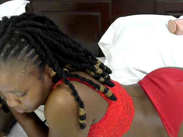 queen-ebony2