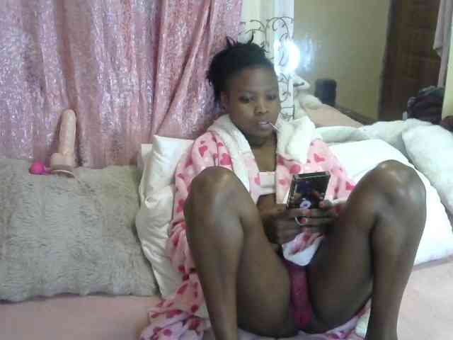 queen-ebony2 webcam