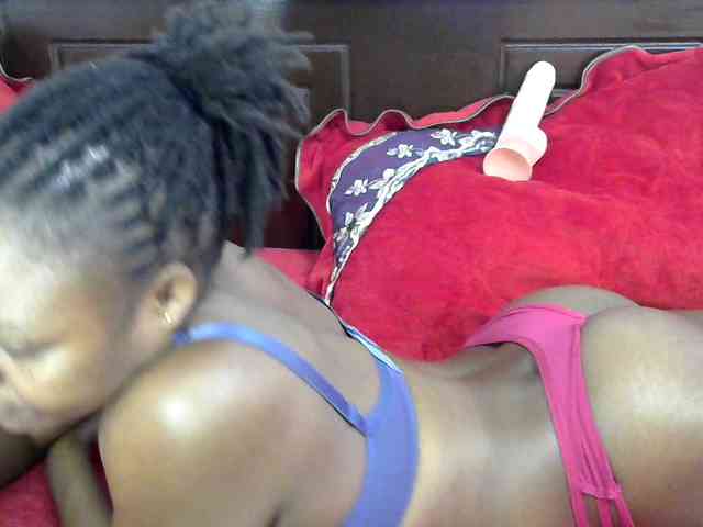 queen-ebony2 webcam
