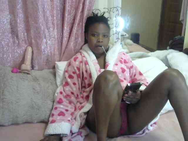 queen-ebony2 webcam