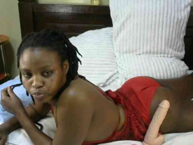 Model: queen-ebony2
