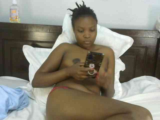 Model: queen-ebony2