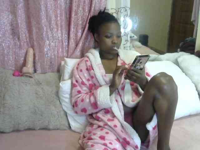 queen-ebony2 webcam