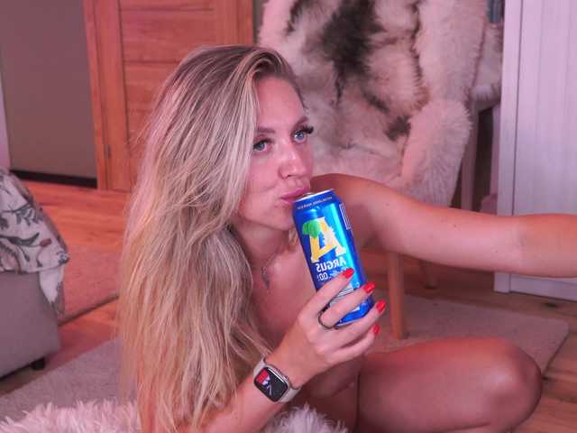 Joanneshyshy live cam on BongaCams