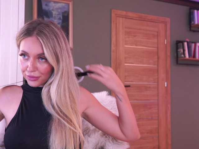 Joanneshyshy live webcam show