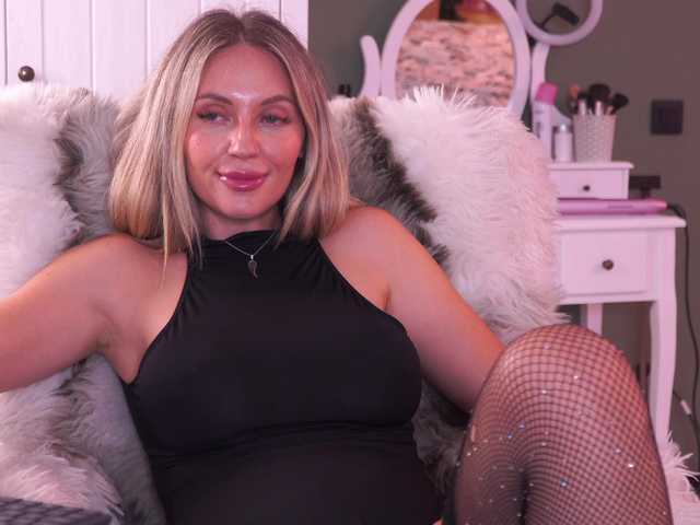 Joanneshyshy live cam on BongaCams
