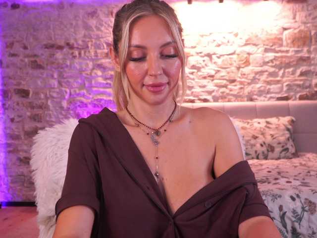 Joanneshyshy live cam on BongaCams