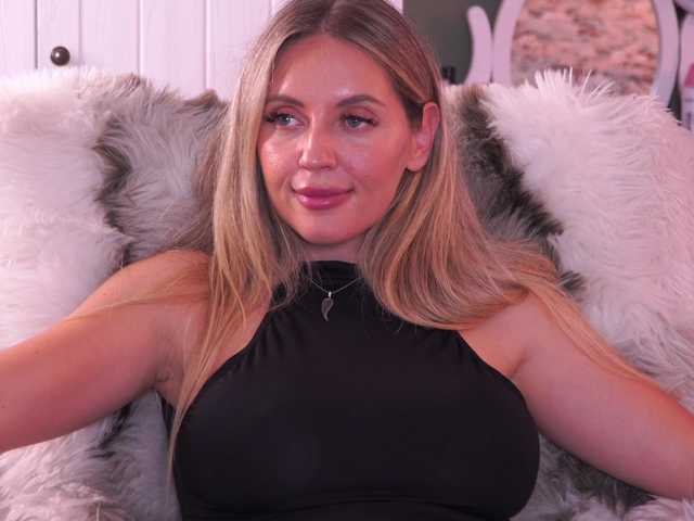 Joanneshyshy live webcam show