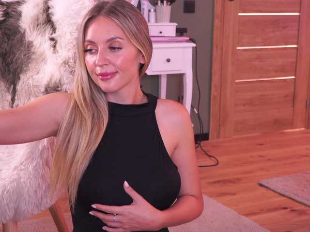 Joanneshyshy live cam on BongaCams