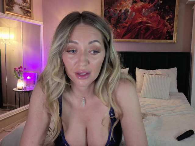 Joanneshyshy's BongaCams show and profile