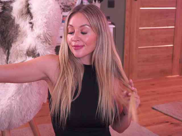 JoanneSpoilMe webcam
