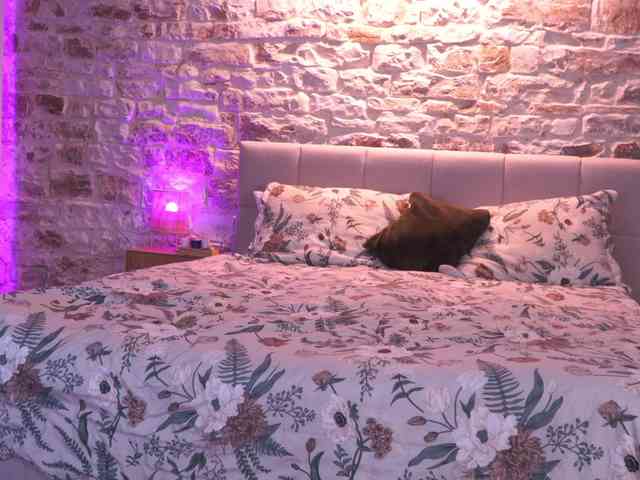 JoanneSpoilMe webcam