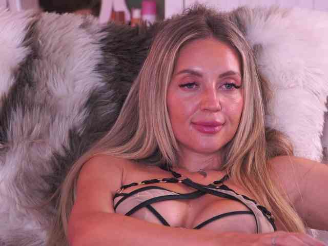 JoanneSpoilMe webcam