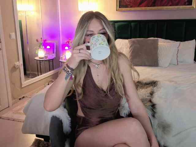 JoanneSpoilMe webcam
