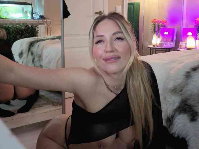 JoanneSpoilMe webcam