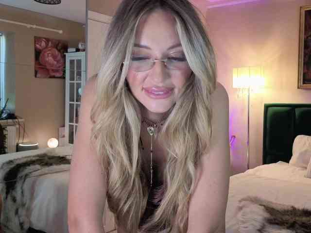 JoanneSpoilMe webcam