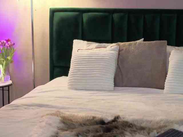 JoanneSpoilMe webcam