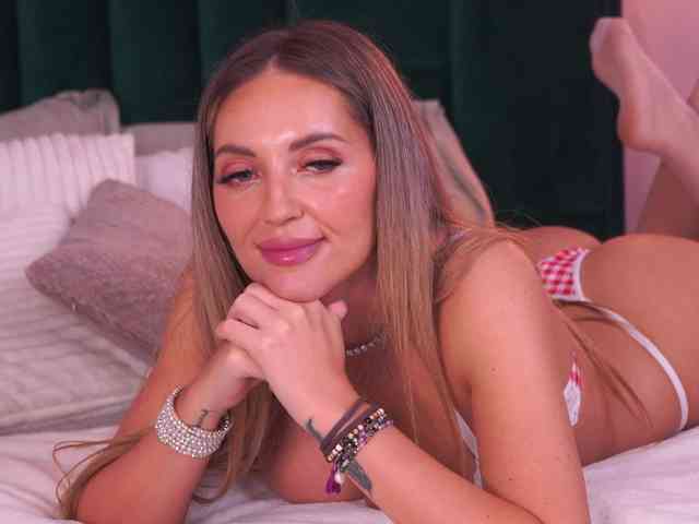 JoanneSpoilMe webcam